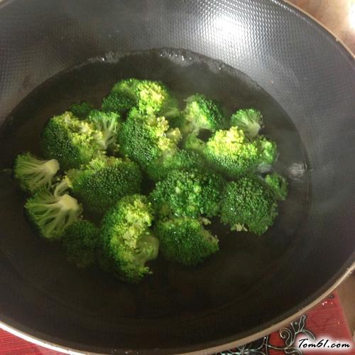 【蒜炒西兰花】