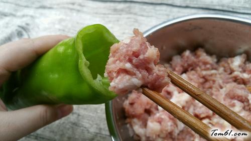 【辣椒酿肉】