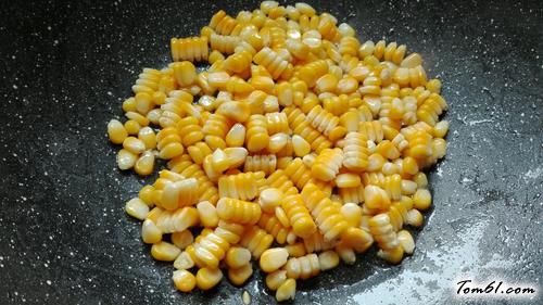 【玉米炒松子】