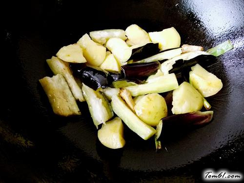 【东北版土豆炖茄子】