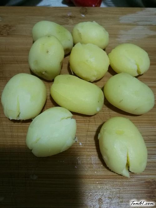 【麻辣小土豆】