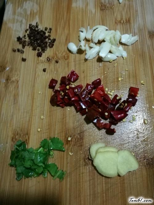 【麻辣小土豆】