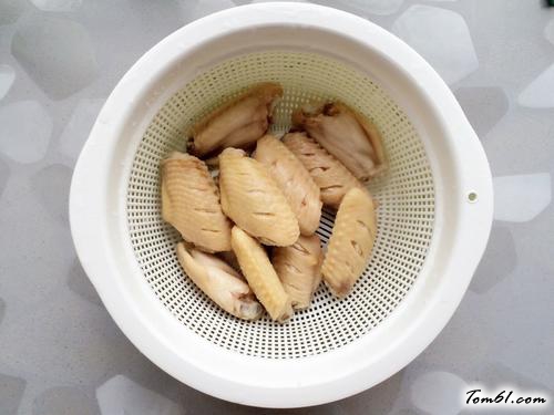 【〖 土豆烧翅中 〗】