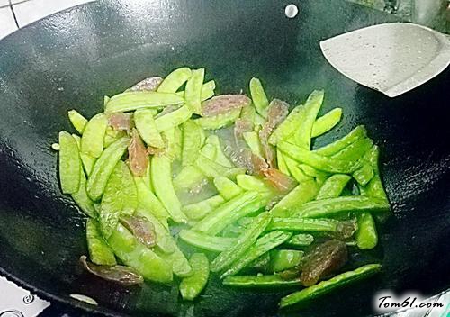 【腊肠炒荷兰豆】