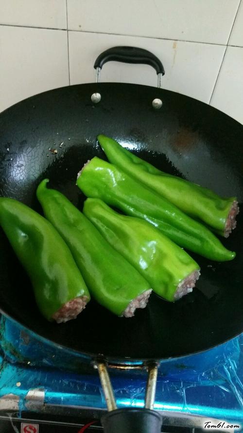【辣椒酿肉】