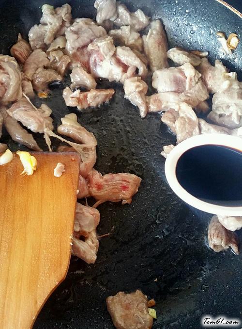 【双葱爆羊肉】