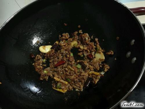 【肉末烧土豆】