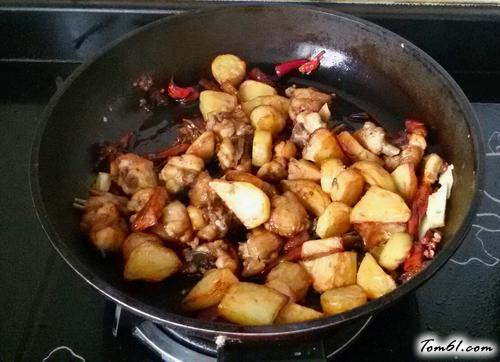 【香辣土豆炒鸡块】