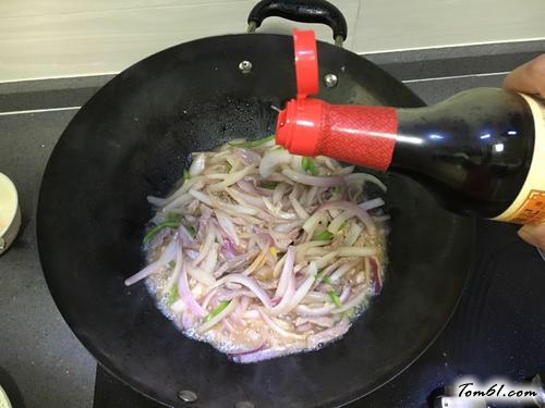 【洋葱炒肉丝】