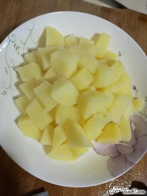 【肉末烧土豆】