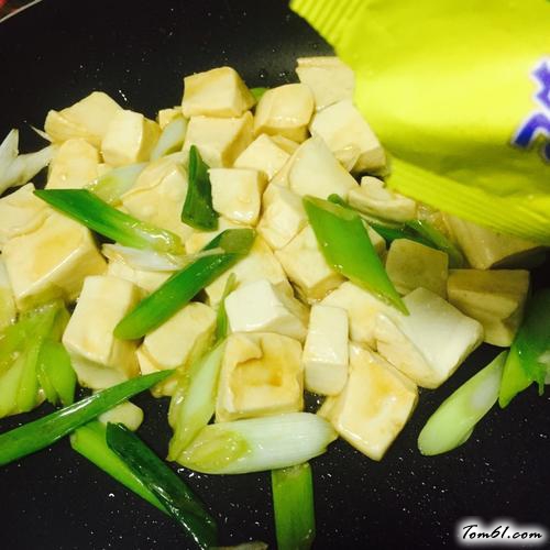 【大葱炒豆腐】