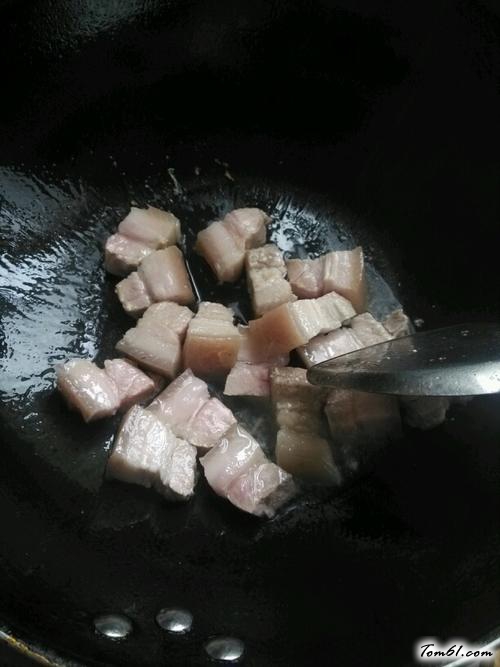 【酱烧五花肉千结】