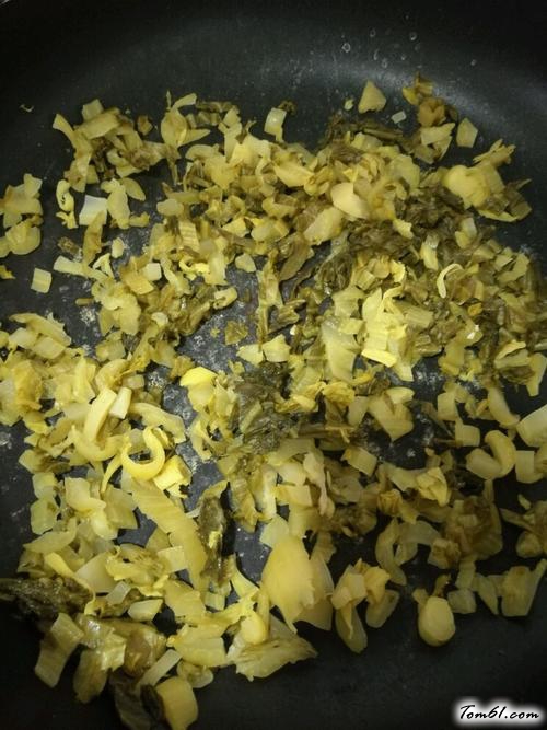 【酸菜毛豆炒肉末】