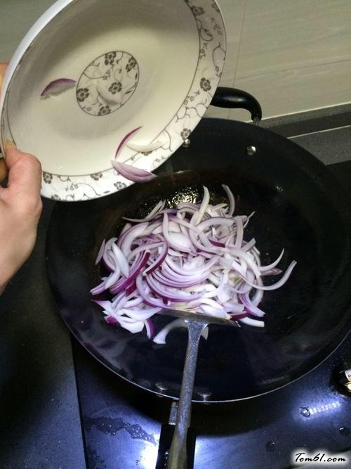 【洋葱炒肉丝】
