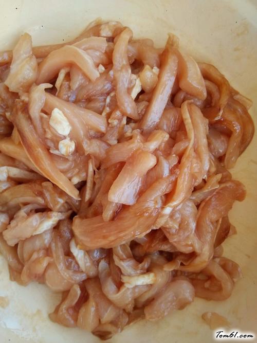 【鸡胸炒木耳】