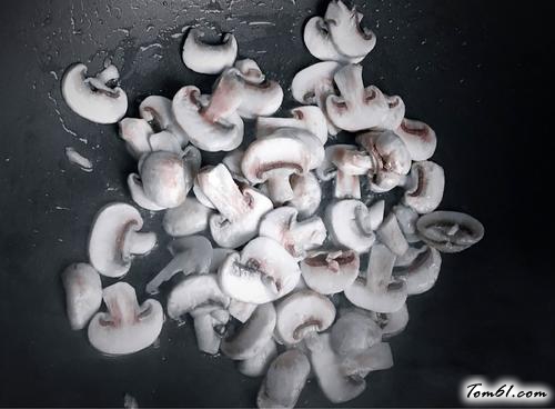 【辣椒酱炒芝士年糕】