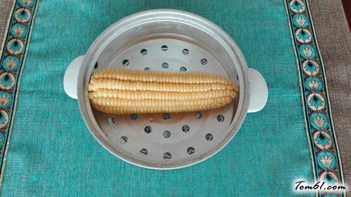 【玉米炒松子】