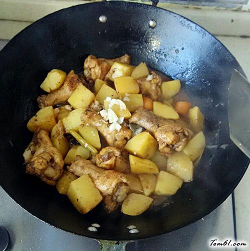 【蒜香鸡翅根】