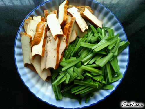 【韭菜炒豆干】
