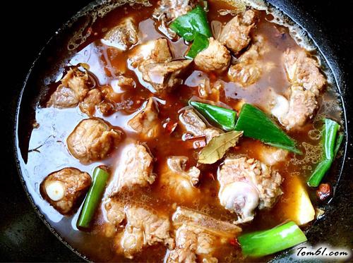 【蒜香烧排骨】