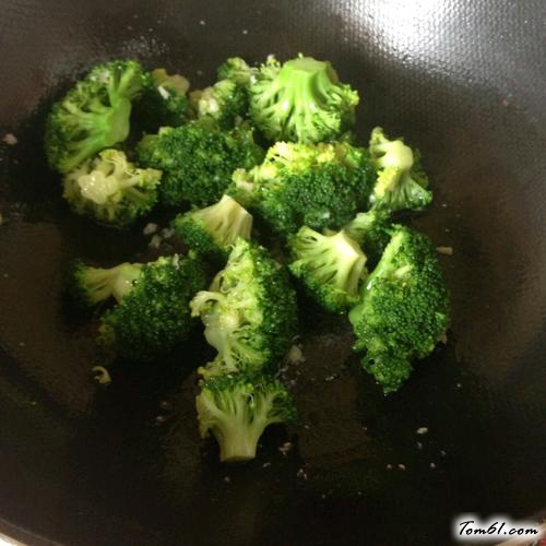 【蒜炒西兰花】