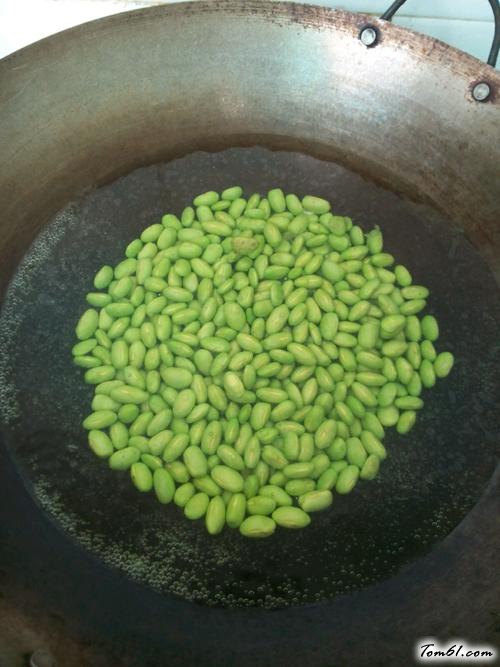 【毛豆炒鸡丁】