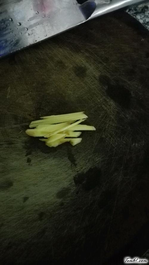 【彩椒炒鸡肉】