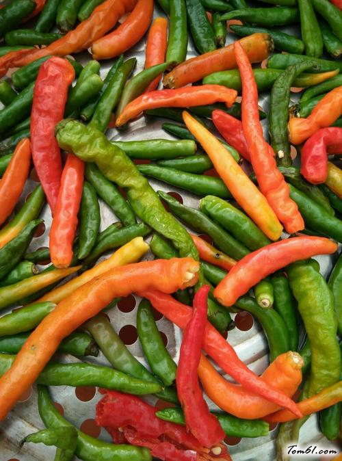 【油泼彩椒】