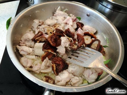 【香菇蚝油焖鸡肉】