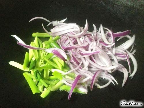 【洋葱爆猪肚】