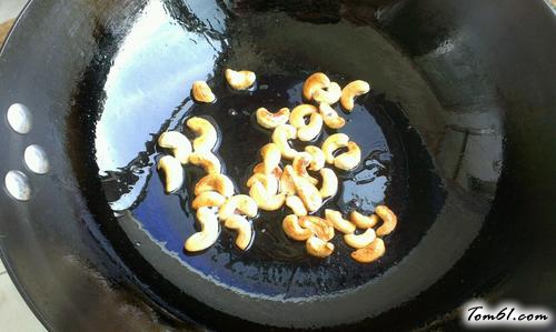 【腰果百合炒芹菜】