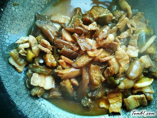 【红烧肉焖茄子】