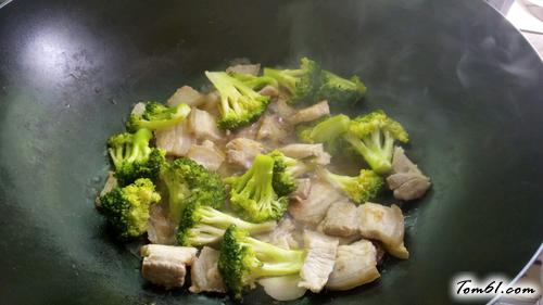 【西蓝花炒肉】