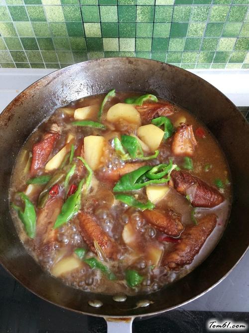 【〖 土豆烧翅中 〗】