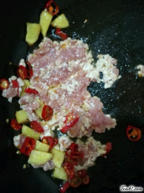 【酸菜毛豆炒肉末】