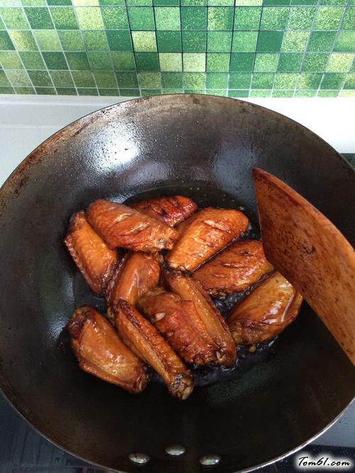 【〖 土豆烧翅中 〗】