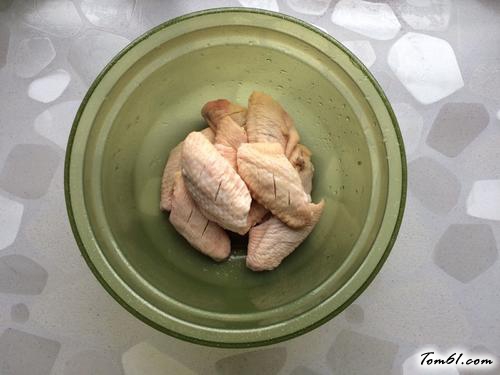 【〖 土豆烧翅中 〗】