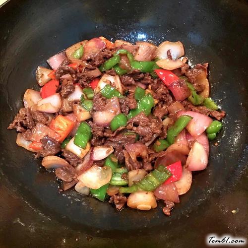 【洋葱炒牛肉】