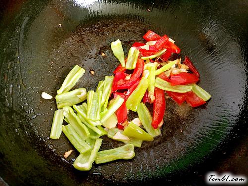 【肉段烧茄子】