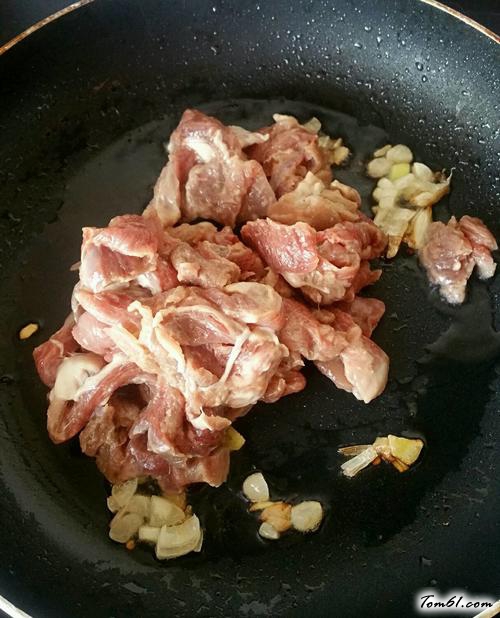 【双葱爆羊肉】