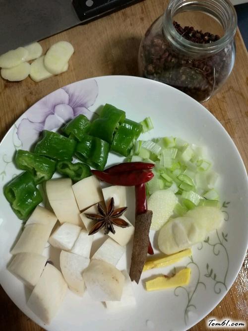 【肉末烧土豆】