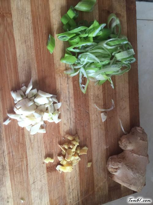 【黑木耳炒山药】