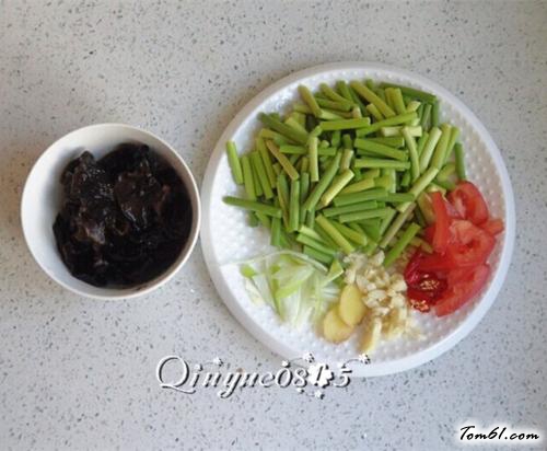 【肉炒蒜苔木耳】