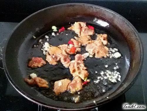 【黑木耳炒肉片】