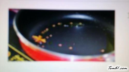 【蒜苔烧土豆】