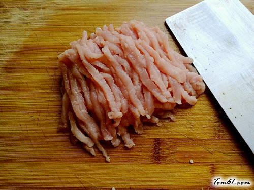 【彩椒炒肉丝】