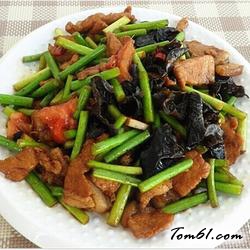 肉炒蒜苔木耳的做法