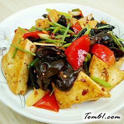 木耳炒豆腐的做法