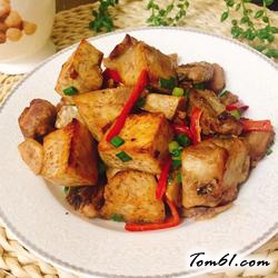 排骨烧芋头的做法