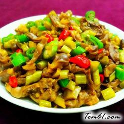 酸豆角炒鸡杂的做法